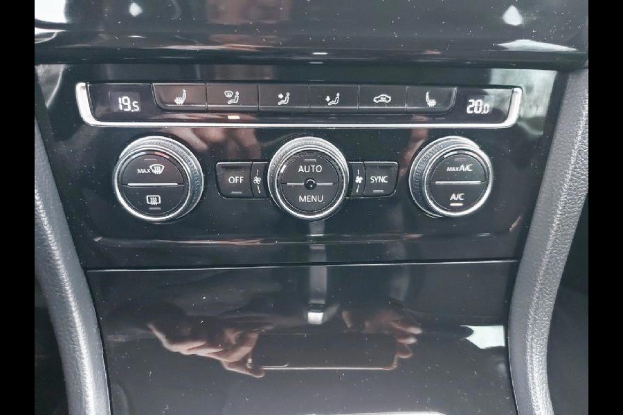 Volkswagen Golf 1.4 TSI Highline Automaat, airco,cruise,navigatie,stoelverwarming,parkeersensoren,