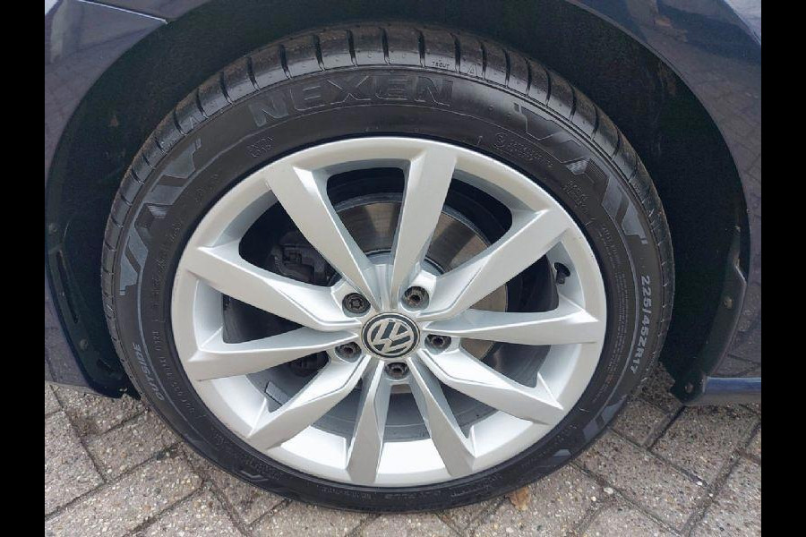 Volkswagen Golf 1.4 TSI Highline Automaat, airco,cruise,navigatie,stoelverwarming,parkeersensoren,