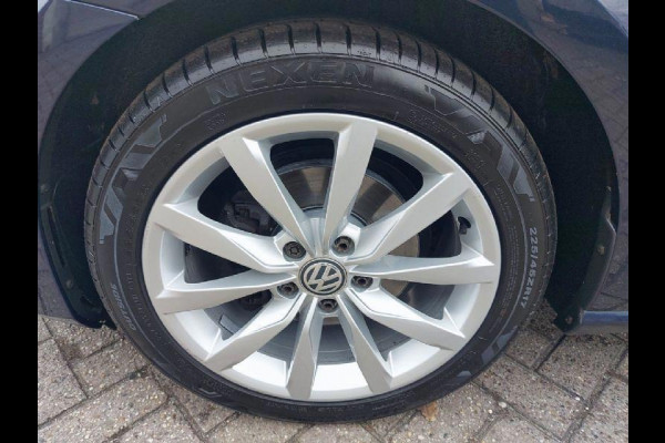Volkswagen Golf 1.4 TSI Highline Automaat, airco,cruise,navigatie,stoelverwarming,parkeersensoren,