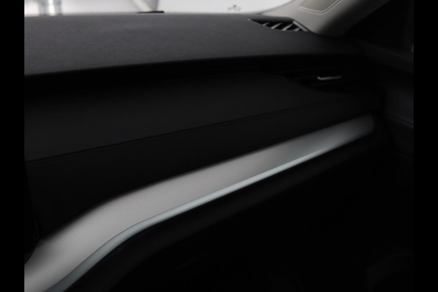 Škoda Octavia Combi 1.0 TSI Business Edition | Stoelverwarming | Trekhaak | Adaptive cruise | Elektrische achterklep | Carplay | Sfeerverlichting