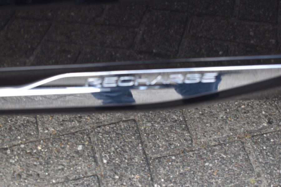 Volvo XC60 T8 Plug-in hybrid AWD Plus Bright Leer | Pano Dak | Key Less | Park Assist Camera \ Elec Stoeln
