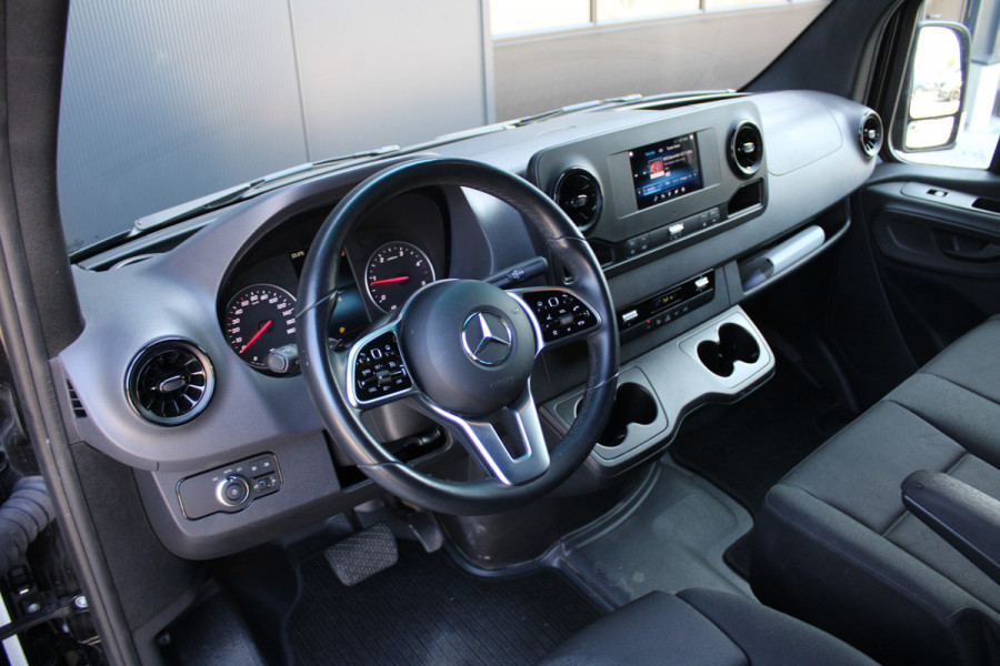 Mercedes-Benz Sprinter 315CDI L2H2 RWD 150pk - MBUX - Trekhaak - Dodehoek - Navi - Elek Spiegels - Rijklaar