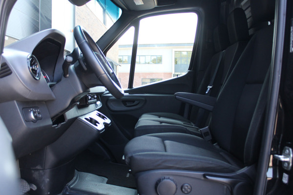 Mercedes-Benz Sprinter 315CDI L2H2 RWD 150pk - MBUX - Trekhaak - Dodehoek - Navi - Elek Spiegels - Rijklaar