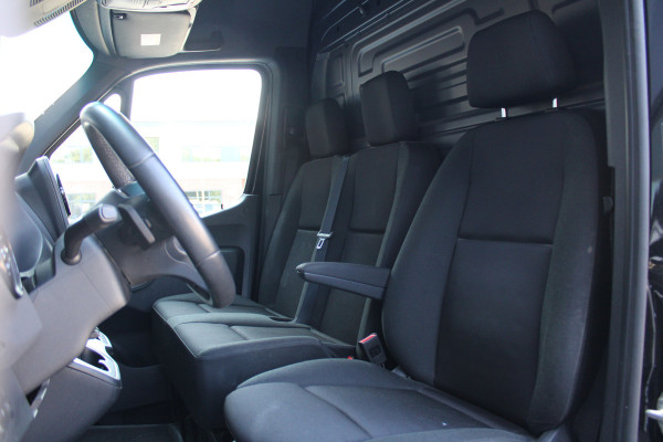 Mercedes-Benz Sprinter 315CDI L2H2 RWD 150pk - MBUX - Trekhaak - Dodehoek - Navi - Elek Spiegels - Rijklaar