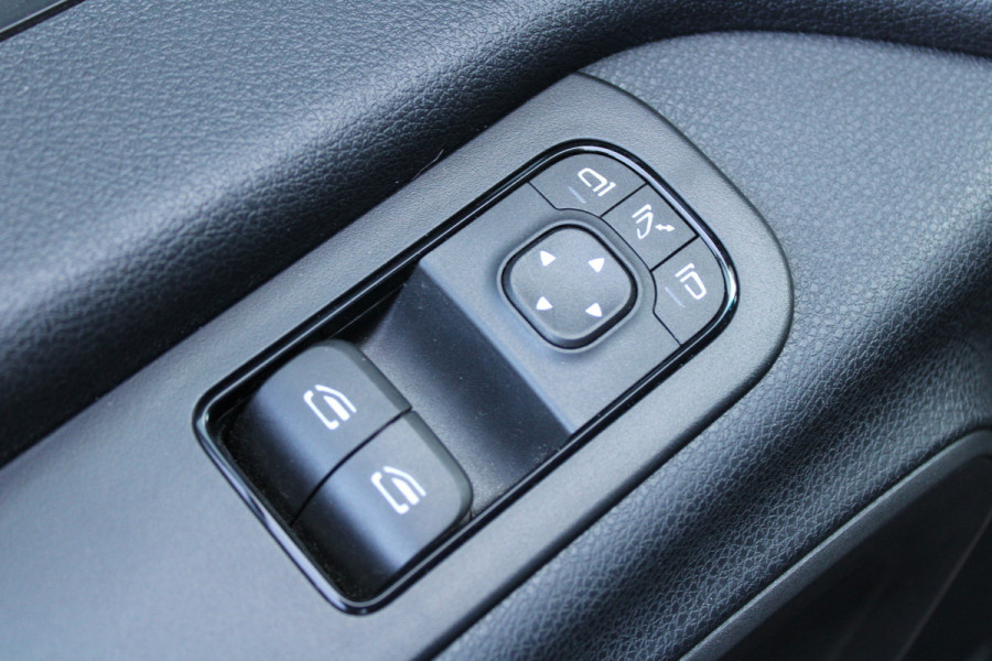 Mercedes-Benz Sprinter 315CDI L2H2 RWD 150pk - MBUX - Trekhaak - Dodehoek - Navi - Elek Spiegels - Rijklaar