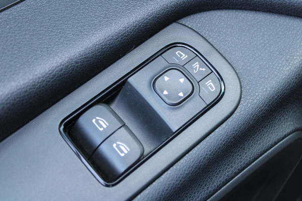 Mercedes-Benz Sprinter 315CDI L2H2 RWD 150pk - MBUX - Trekhaak - Dodehoek - Navi - Elek Spiegels - Rijklaar
