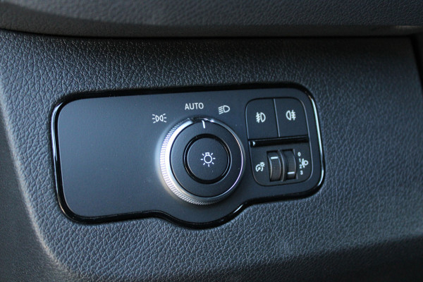 Mercedes-Benz Sprinter 315CDI L2H2 RWD 150pk - MBUX - Trekhaak - Dodehoek - Navi - Elek Spiegels - Rijklaar