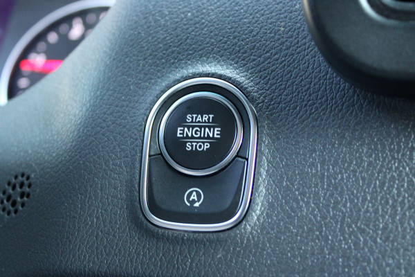 Mercedes-Benz Sprinter 315CDI L2H2 RWD 150pk - MBUX - Trekhaak - Dodehoek - Navi - Elek Spiegels - Rijklaar