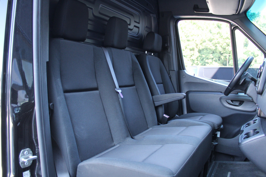 Mercedes-Benz Sprinter 315CDI L2H2 RWD 150pk - MBUX - Trekhaak - Dodehoek - Navi - Elek Spiegels - Rijklaar