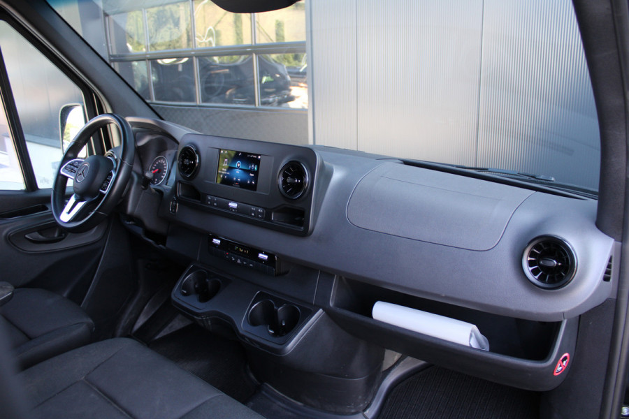 Mercedes-Benz Sprinter 315CDI L2H2 RWD 150pk - MBUX - Trekhaak - Dodehoek - Navi - Elek Spiegels - Rijklaar