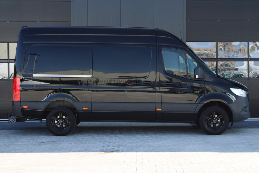Mercedes-Benz Sprinter 315CDI L2H2 RWD 150pk - MBUX - Trekhaak - Dodehoek - Navi - Elek Spiegels - Rijklaar