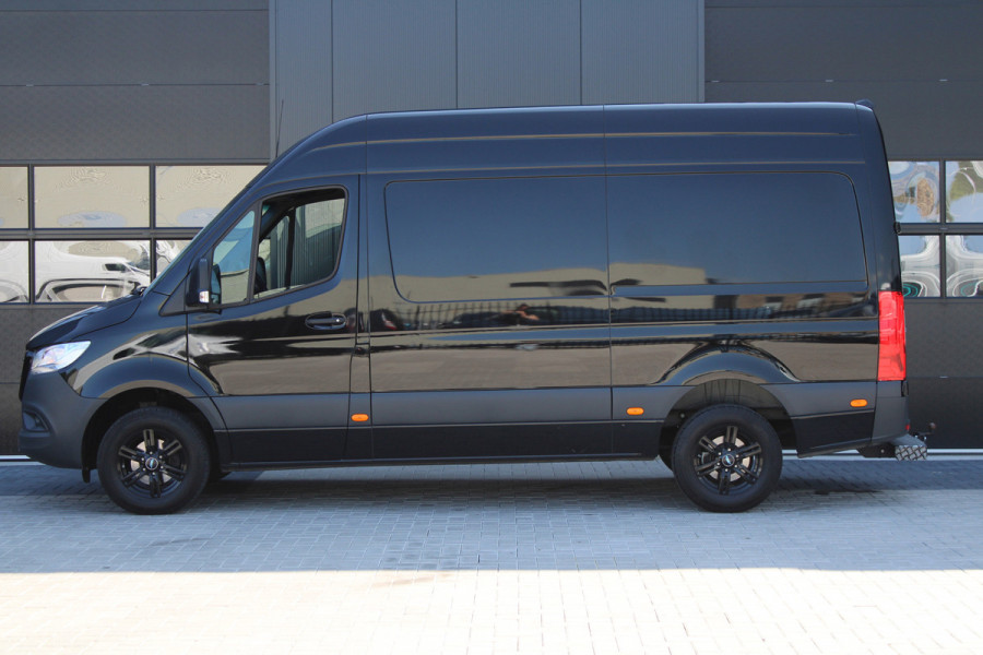 Mercedes-Benz Sprinter 315CDI L2H2 RWD 150pk - MBUX - Trekhaak - Dodehoek - Navi - Elek Spiegels - Rijklaar