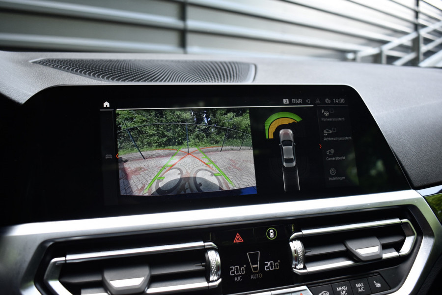 BMW 2 Serie Coupe 220i High Executive M Sport | Schuif-/Kanteldak | 19'' Velgen | Elektrisch vers. Stoelen + Memory | Camera | CarPlay |