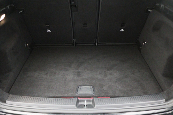 Mercedes-Benz B-Klasse 250 e AMG Line Virtual Cockpit, Sfeerverlichting, Apple Carplay, Standkachel, Cruise, 18''