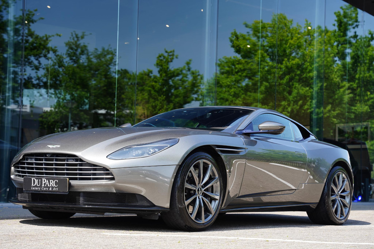 Aston Martin DB11 4.0 V8 NL-Auto Dealer Serviced 30 D.Km Aston Martin DB11 4.0 V8 NL-Auto Dealer Serviced 30 D.Km