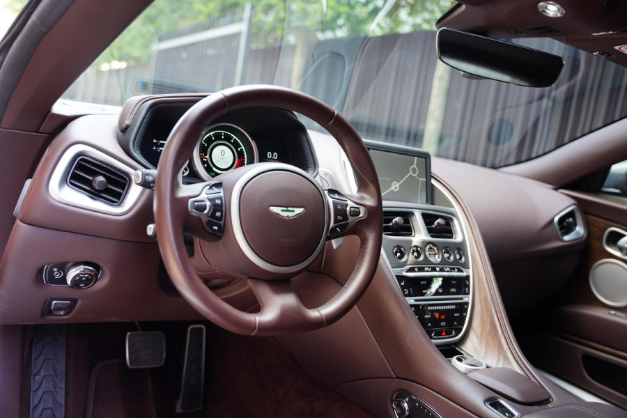 Aston Martin DB11 4.0 V8 NL-Auto Dealer Serviced 30 D.Km