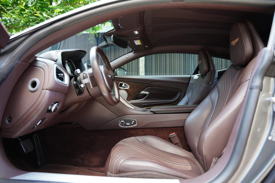 Aston Martin DB11 4.0 V8 NL-Auto Dealer Serviced 30 D.Km