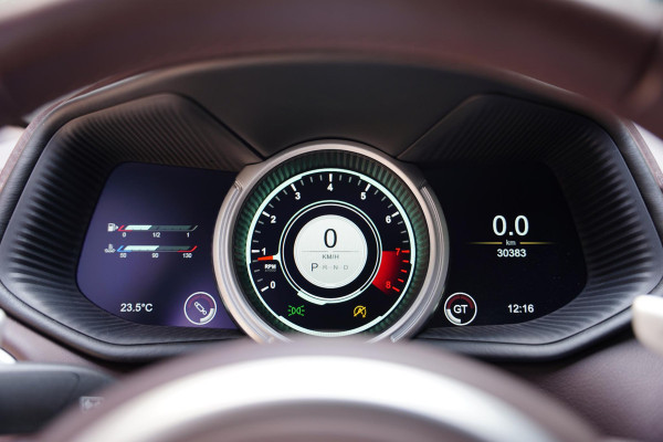 Aston Martin DB11 4.0 V8 NL-Auto Dealer Serviced 30 D.Km