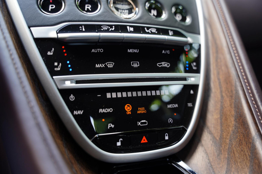Aston Martin DB11 4.0 V8 NL-Auto Dealer Serviced 30 D.Km