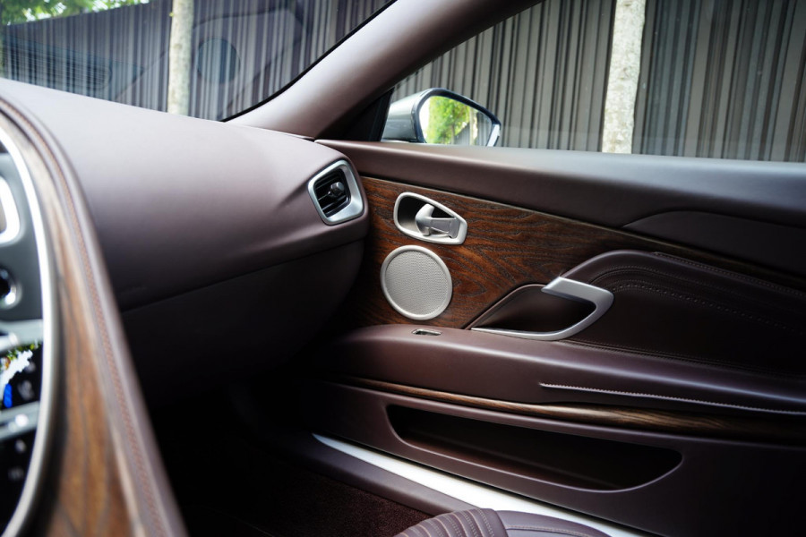 Aston Martin DB11 4.0 V8 NL-Auto Dealer Serviced 30 D.Km
