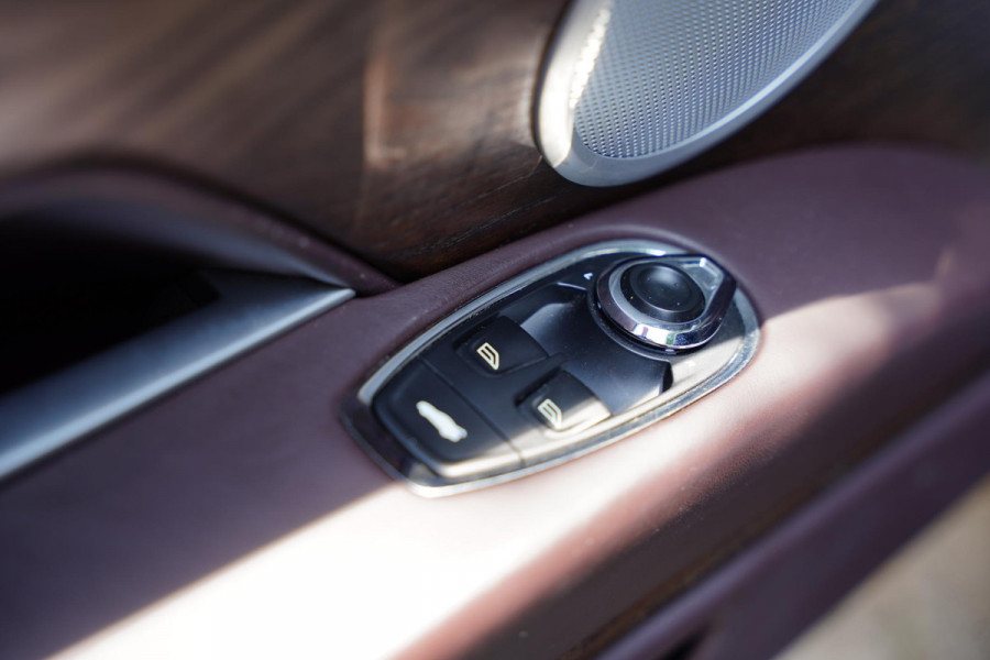 Aston Martin DB11 4.0 V8 NL-Auto Dealer Serviced 30 D.Km