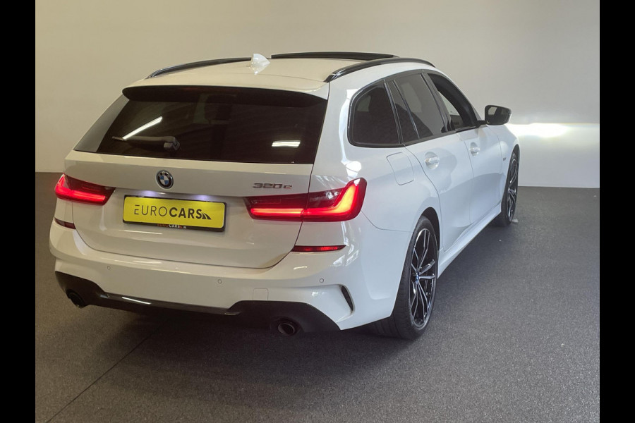 BMW 3 Serie Touring 320e M-Sport Aut-8 Panoramadak Adaptive M-Technic Chassis LED Navi Cruise Control PDC VA 19" LM Velgen Shadowline
