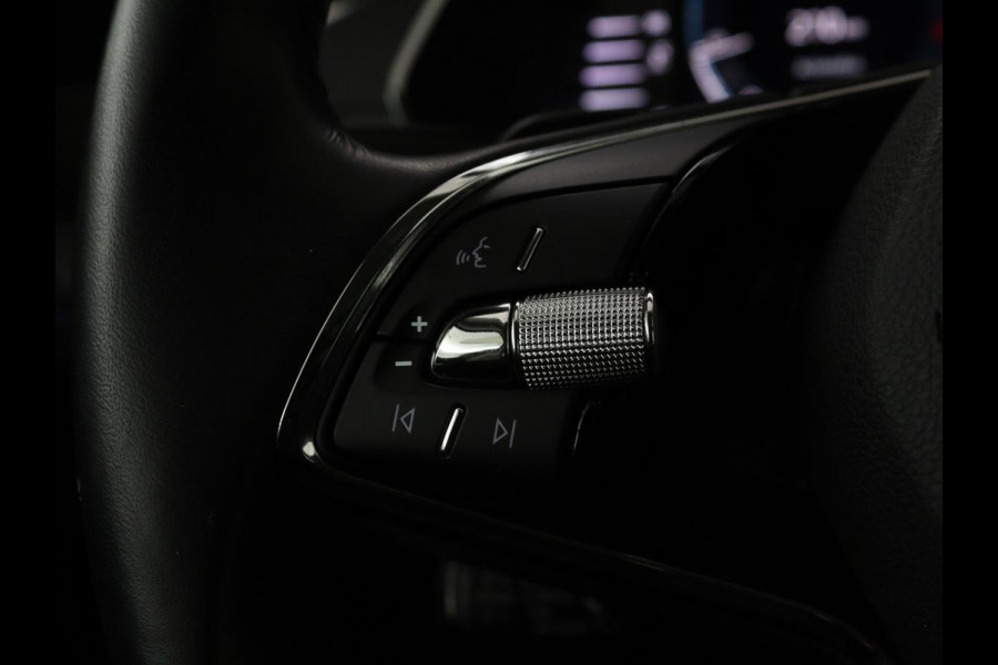 Škoda Octavia 1.0 e-TSI Bns Edition Plus | Memory | Stoelverwarming | Trekhaak | Elektrische achterklep | Head-up | Adaptive cruise control