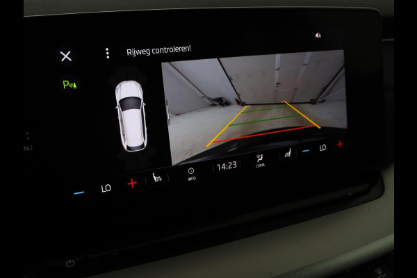 Škoda Octavia 1.0 e-TSI Bns Edition Plus | Memory | Stoelverwarming | Trekhaak | Elektrische achterklep | Head-up | Adaptive cruise control