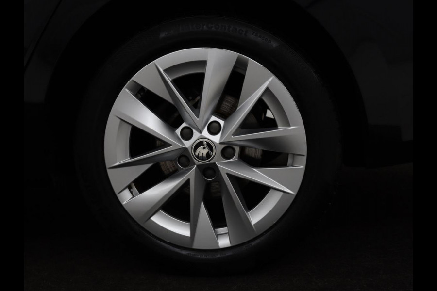 Škoda Octavia 1.0 e-TSI Bns Edition Plus | Memory | Stoelverwarming | Trekhaak | Elektrische achterklep | Head-up | Adaptive cruise control