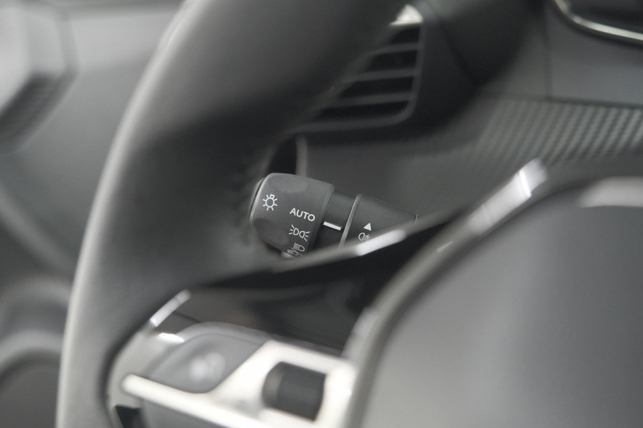 Peugeot 2008 PureTech 130 Active | Camera | Apple Carplay | Parkeersensoren