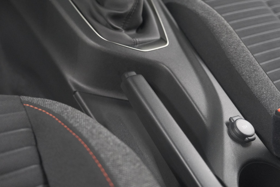 Peugeot 2008 PureTech 130 Active | Camera | Apple Carplay | Parkeersensoren