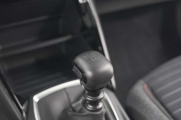 Peugeot 2008 PureTech 130 Active | Camera | Apple Carplay | Parkeersensoren