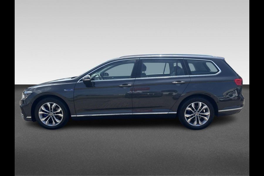 Volkswagen Passat Variant 1.4 TSI PHEV GTE Business | schuifdak | ACC | matrix LED | halfleder |