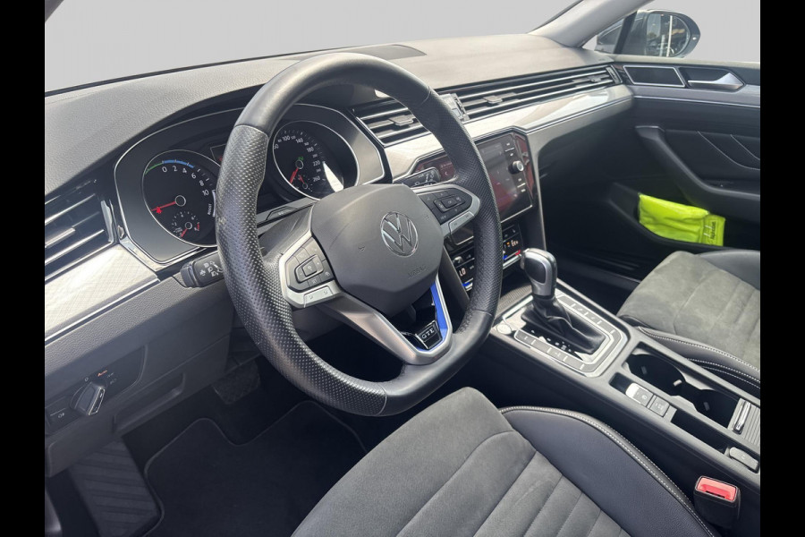Volkswagen Passat Variant 1.4 TSI PHEV GTE Business | schuifdak | ACC | matrix LED | halfleder |