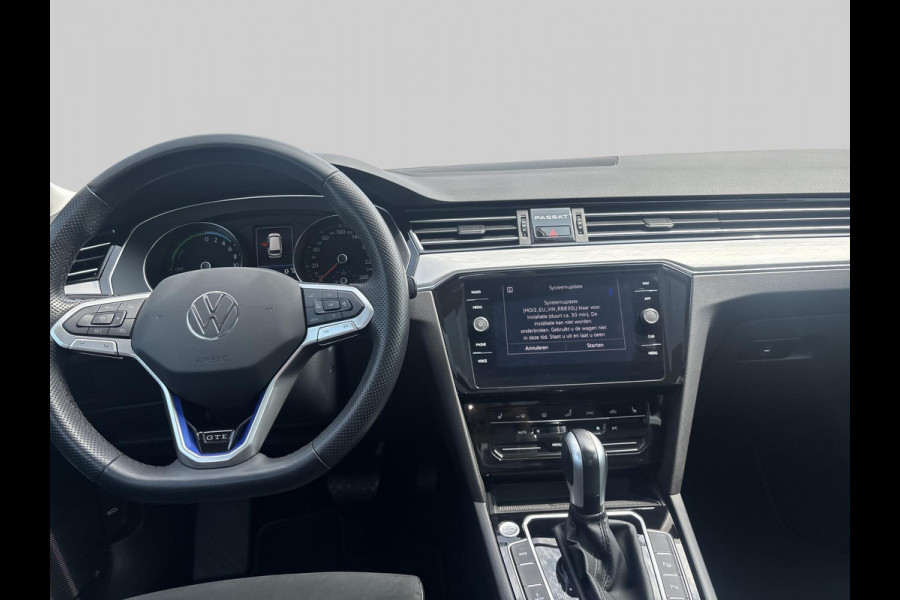 Volkswagen Passat Variant 1.4 TSI PHEV GTE Business | schuifdak | ACC | matrix LED | halfleder |