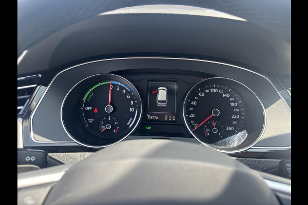 Volkswagen Passat Variant 1.4 TSI PHEV GTE Business | schuifdak | ACC | matrix LED | halfleder |