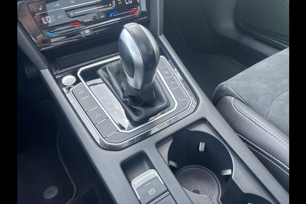 Volkswagen Passat Variant 1.4 TSI PHEV GTE Business | schuifdak | ACC | matrix LED | halfleder |