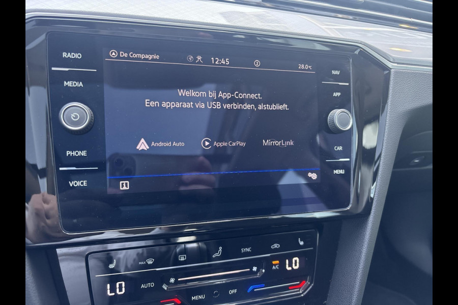 Volkswagen Passat Variant 1.4 TSI PHEV GTE Business | schuifdak | ACC | matrix LED | halfleder |