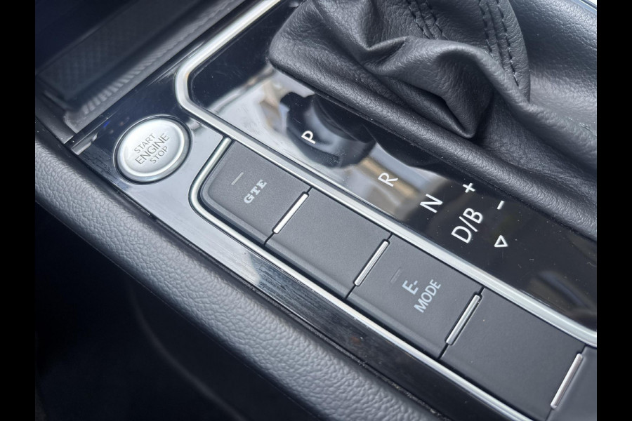 Volkswagen Passat Variant 1.4 TSI PHEV GTE Business | schuifdak | ACC | matrix LED | halfleder |