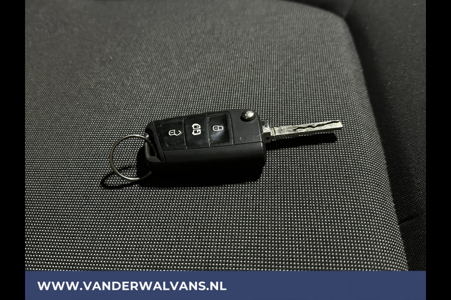 Volkswagen Crafter 2.0 TDI 140 pk L3H3 L2H2 Euro6 Airco | Camera | Apple Carplay | Cruisecontrol | Chauffeursstoel Android Auto