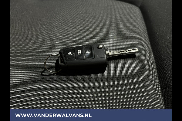Volkswagen Crafter 2.0 TDI 140 pk L3H3 L2H2 Euro6 Airco | Camera | Apple Carplay | Cruisecontrol | Chauffeursstoel Android Auto