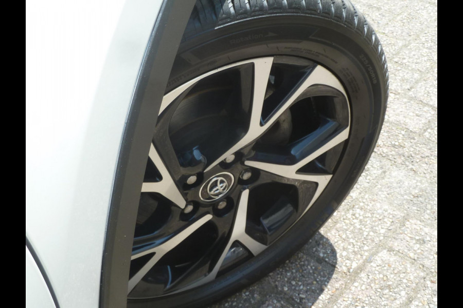 Toyota C-HR 1.8 Hybrid Bi-Tone Plus|Leder|Blindspot|Keyless-Entry|JBL|Stoelverwarming|Afn.Trekhaak|Dealer onderhouden