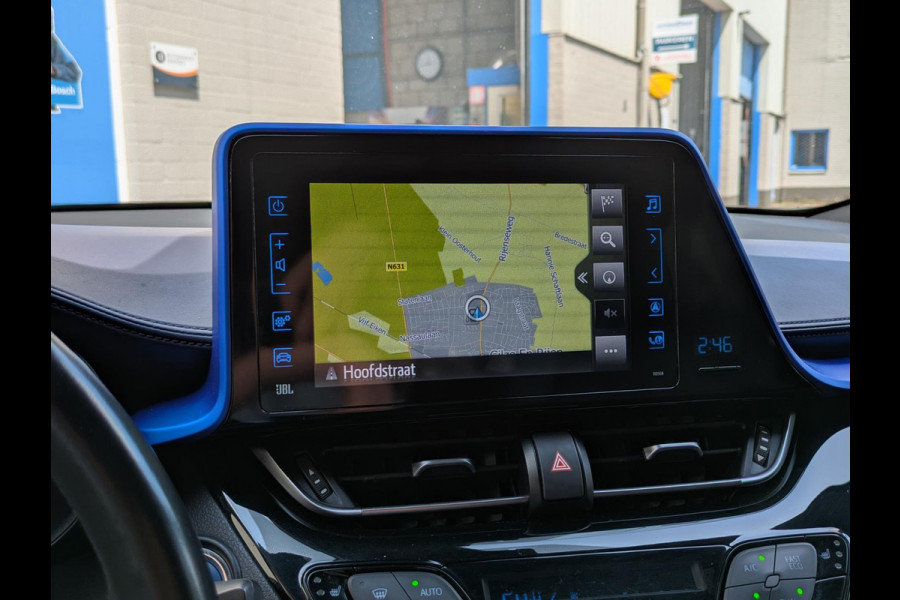 Toyota C-HR 1.8 Hybrid Bi-Tone Plus|Leder|Blindspot|Keyless-Entry|JBL|Stoelverwarming|Afn.Trekhaak|Dealer onderhouden