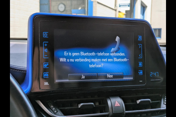 Toyota C-HR 1.8 Hybrid Bi-Tone Plus|Leder|Blindspot|Keyless-Entry|JBL|Stoelverwarming|Afn.Trekhaak|Dealer onderhouden