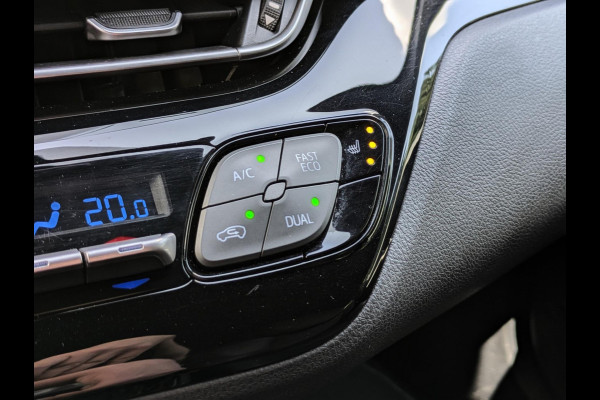Toyota C-HR 1.8 Hybrid Bi-Tone Plus|Leder|Blindspot|Keyless-Entry|JBL|Stoelverwarming|Afn.Trekhaak|Dealer onderhouden