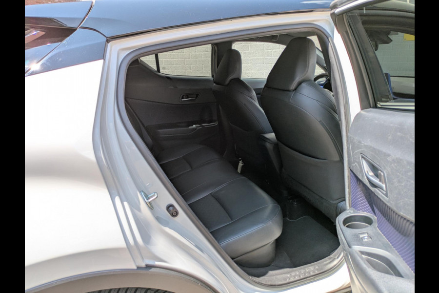 Toyota C-HR 1.8 Hybrid Bi-Tone Plus|Leder|Blindspot|Keyless-Entry|JBL|Stoelverwarming|Afn.Trekhaak|Dealer onderhouden