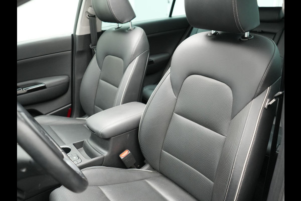 Kia Sportage 1.6 T-GDI Black Edition | Panodak | Elektrische Lederen Sportstoelen | JBL Audio | Carplay | Navigatie | Camera | Stuur/Stoel Verwarming |
