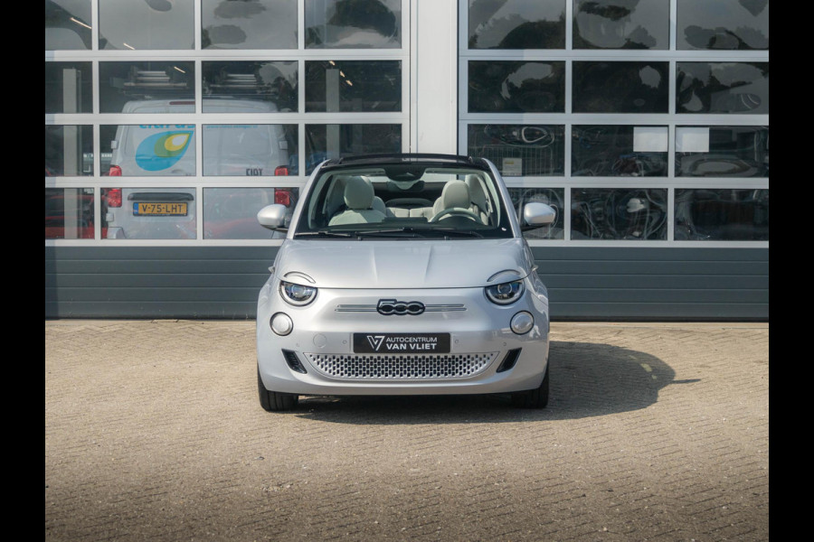 Fiat 500E Cabrio La Prima 42 kWh | Clima | Cruise | Leder | 17" | Priv Glass | Winter Pack | JBL Sound | BSM | Apple Carplay