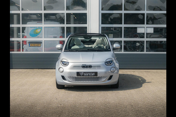 Fiat 500E Cabrio La Prima 42 kWh | Clima | Cruise | Leder | 17" | Priv Glass | Winter Pack | JBL Sound | BSM | Apple Carplay