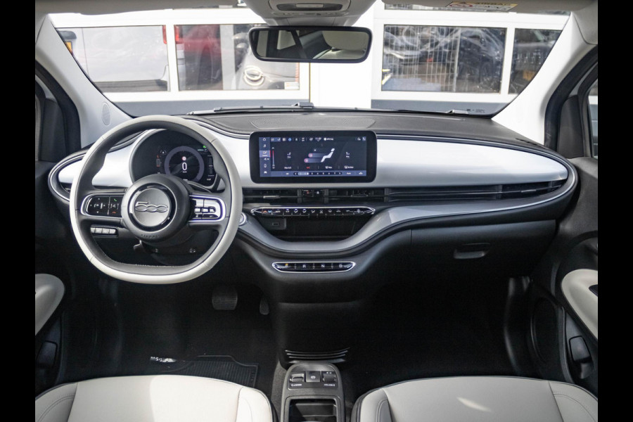 Fiat 500E Cabrio La Prima 42 kWh | Clima | Cruise | Leder | 17" | Priv Glass | Winter Pack | JBL Sound | BSM | Apple Carplay